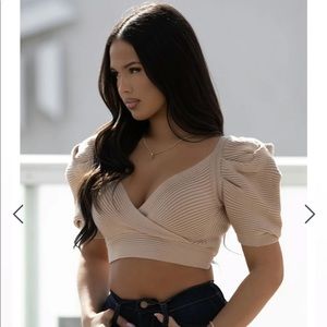 Cropped puff sleeve sweater top